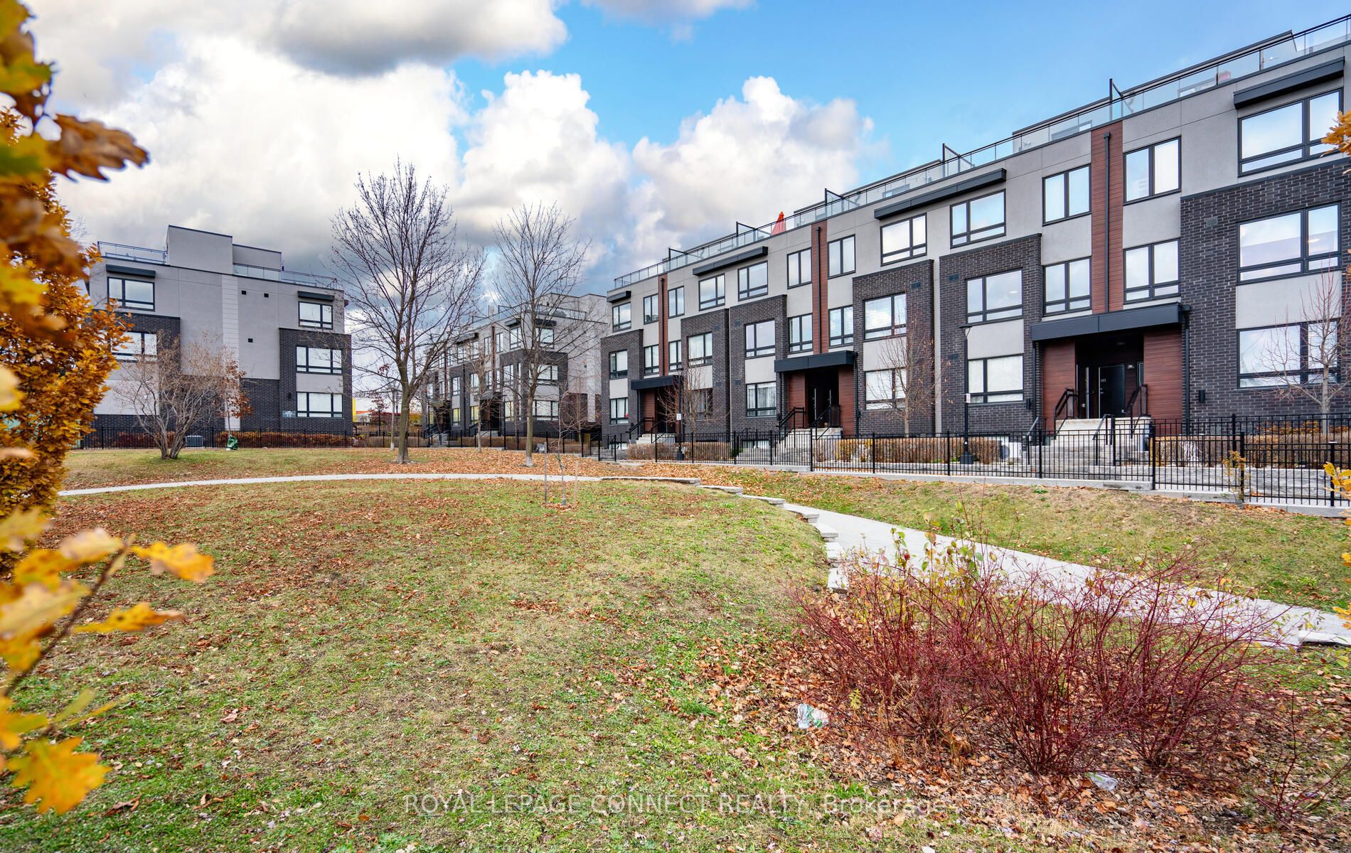 103 1120 Briar Hill Ave, Toronto Sold, W7325756 Condos.ca