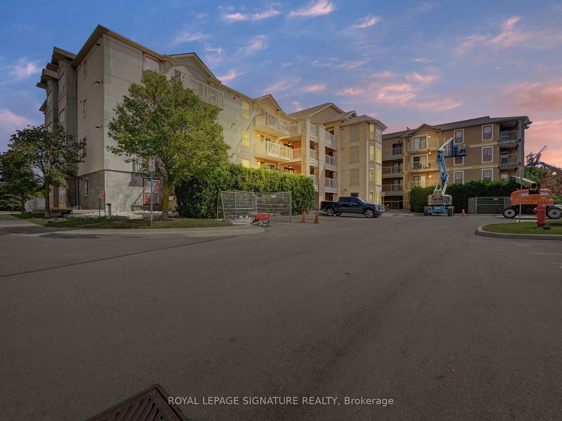 206 1440 Gate, Oakville For Rent 2,500 Condos.ca