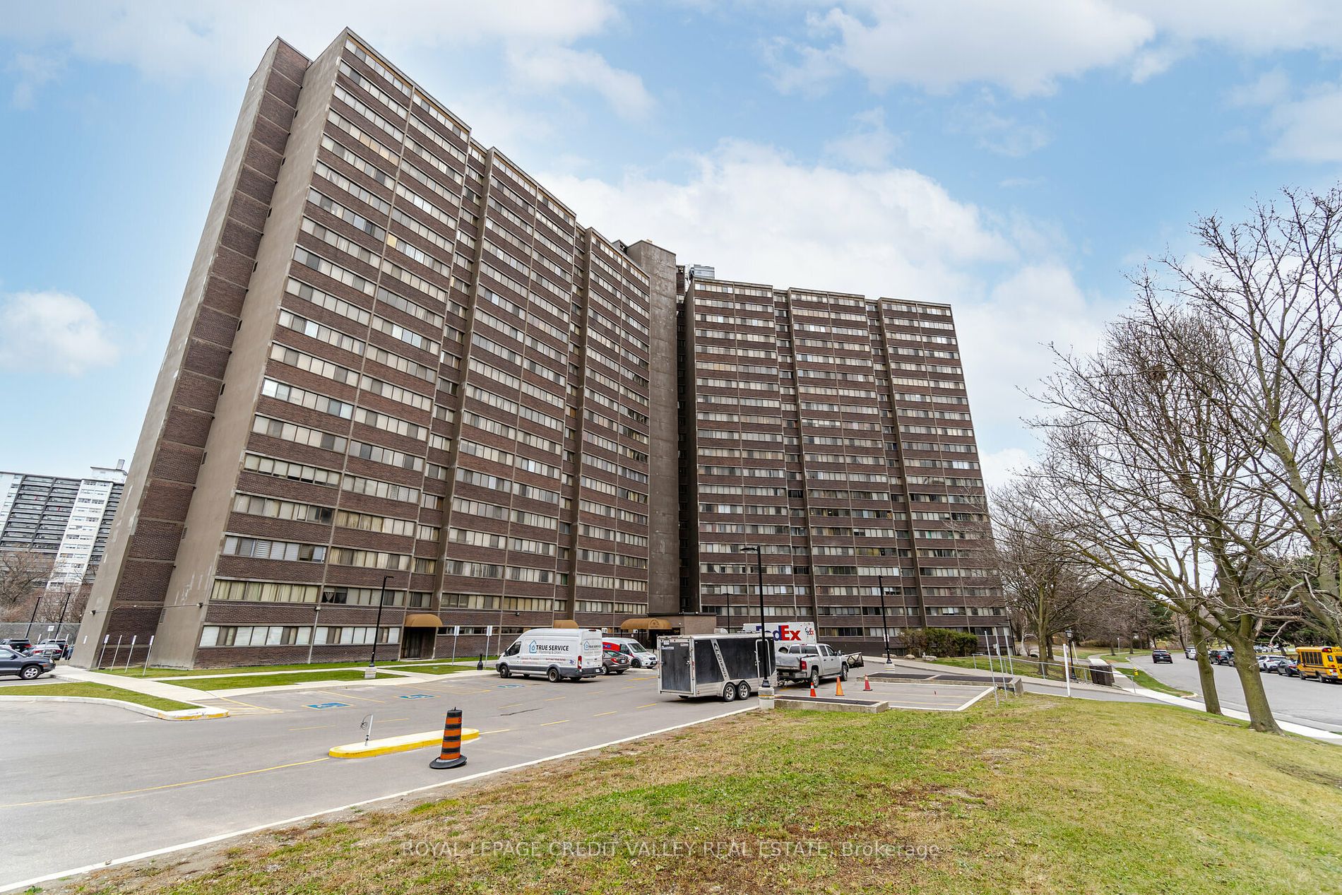 1106 11 Wincott Dr, Etobicoke Sold, W7377180 Condos.ca