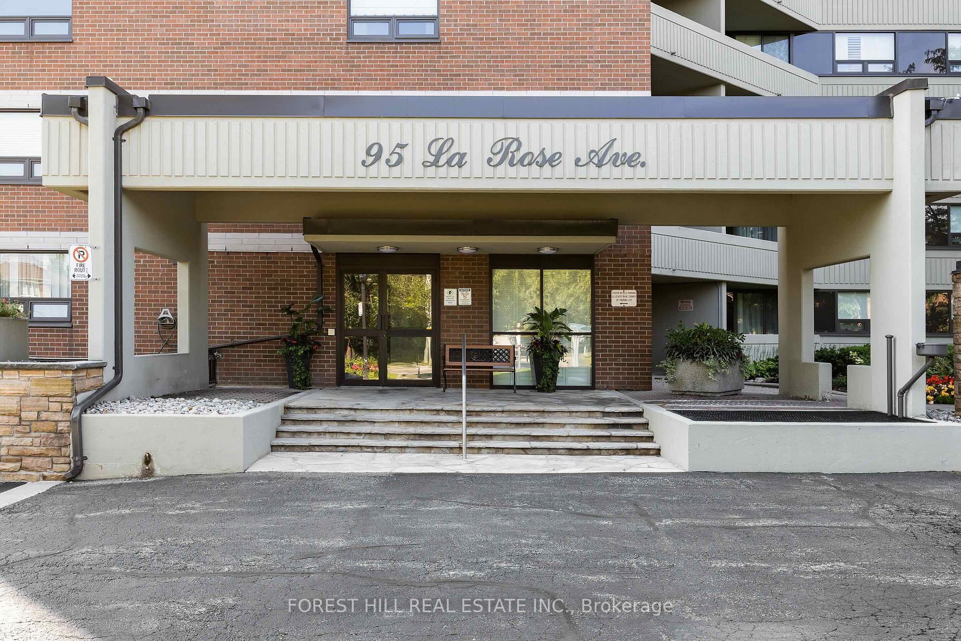 301 95 La Rose Ave, Etobicoke Sold, W7384300 Condos.ca