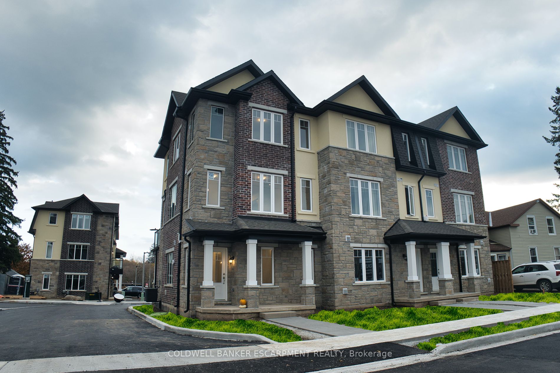 10 Church St E, Acton For Sale 775,000 Condos.ca