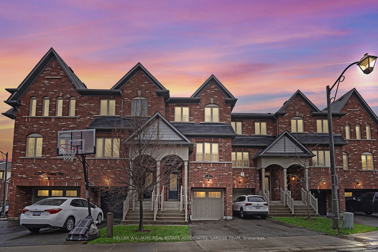 3 2171 Fiddlers Way, Oakville For Sale 1,049,000 Condos.ca
