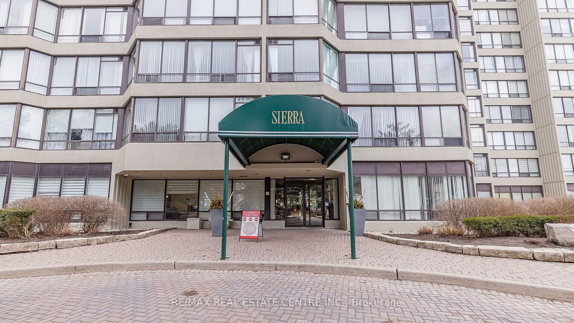 803 - 26 Hanover Rd, Brampton | Sold, W8228380 | Condos.ca