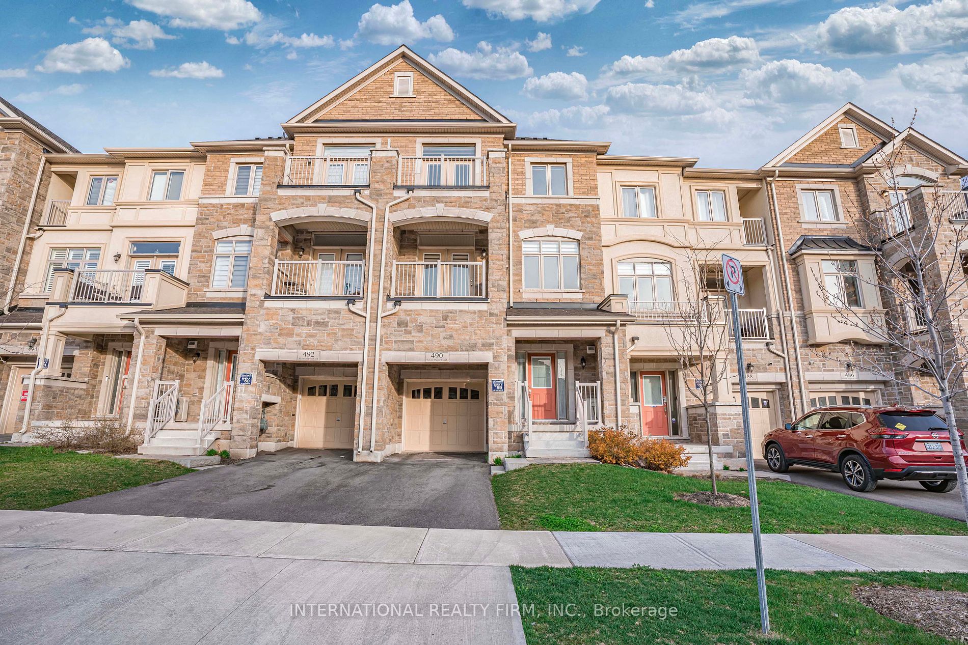 490 Silver Maple Rd, Oakville | For Sale @ $1,180,000 | Condos.ca
