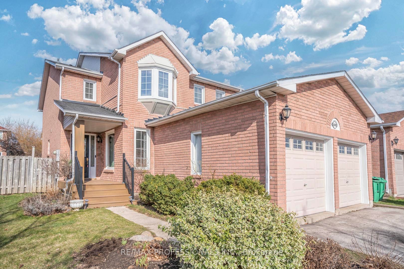 6045 Grossbeak Dr, Mississauga For Sale 1,298,000 Property.ca