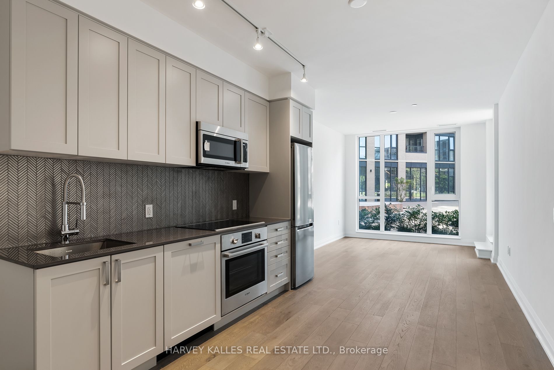 102 293 The Kingsway, Etobicoke For Sale 729,000 Condos.ca