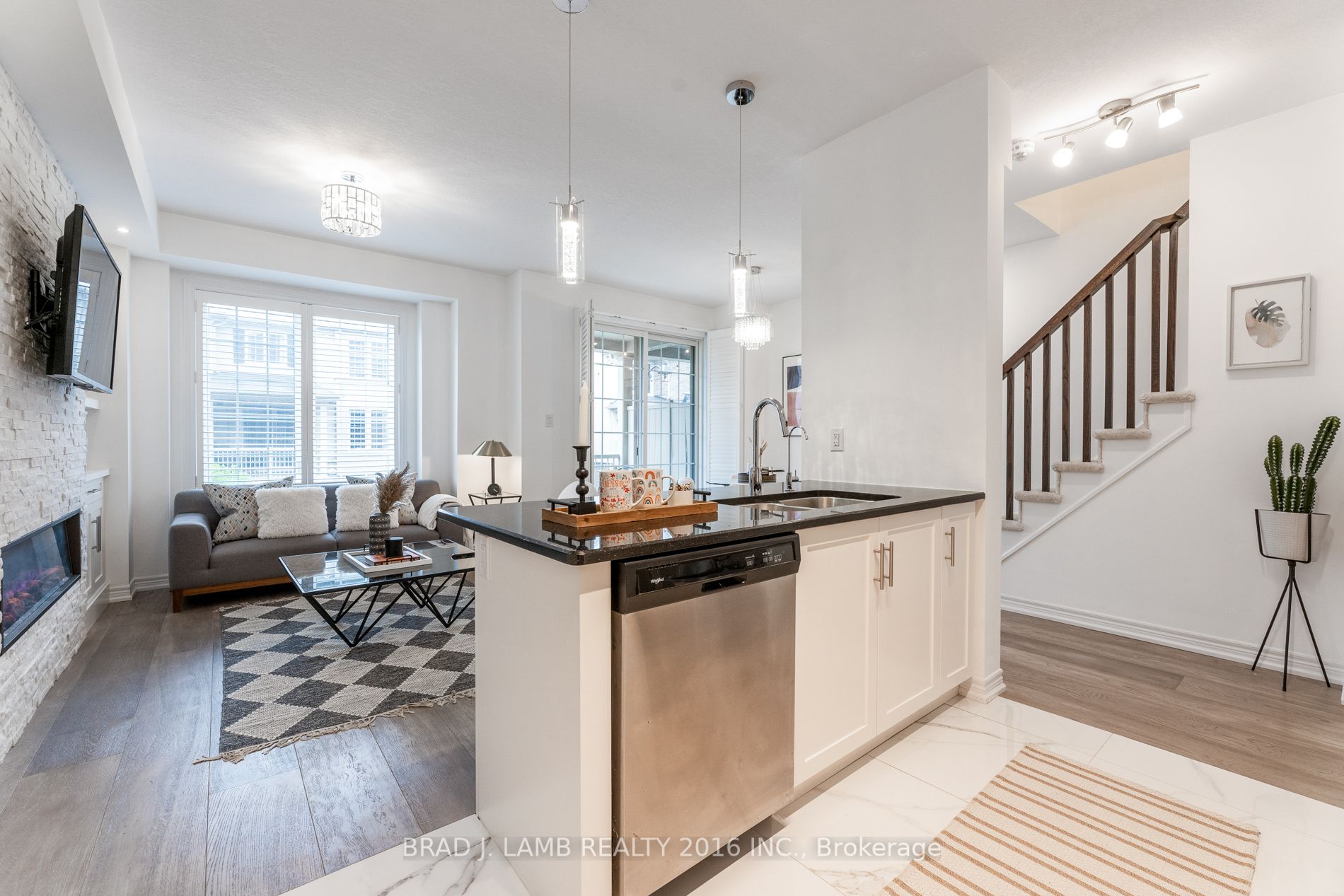 384 Alderwood Common, Oakville Terminated, W9043298 Condos.ca