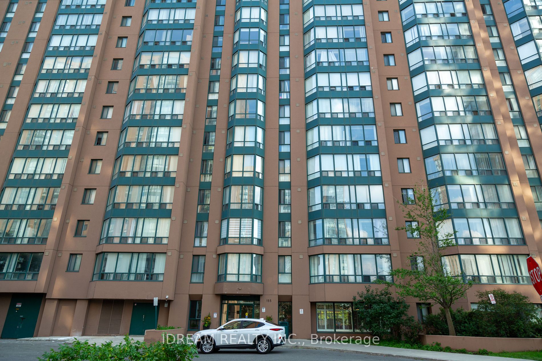 215 155 Hillcrest Ave, Mississauga For Rent 2,600 Condos.ca