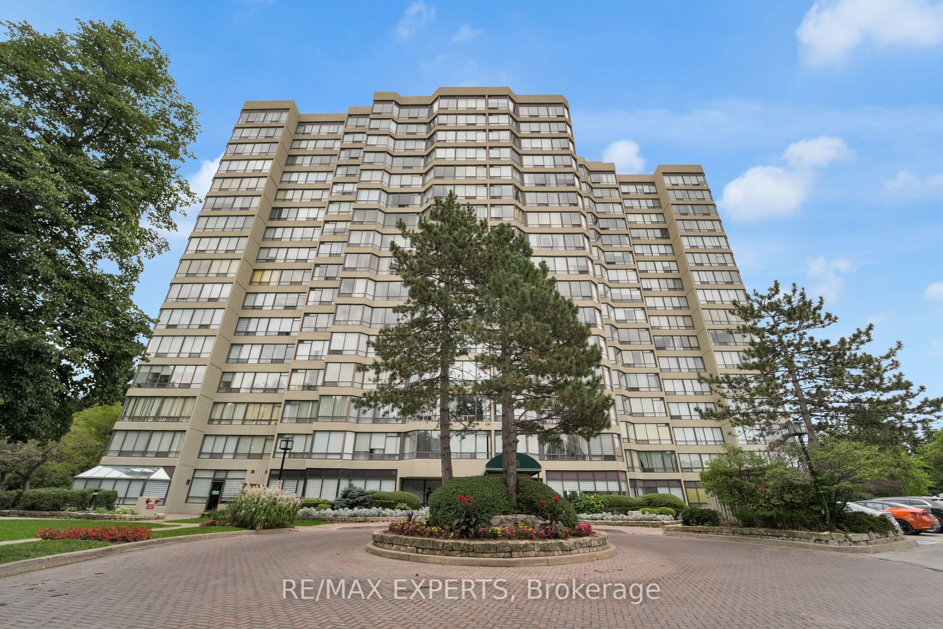 1401 - 26 Hanover Rd, Brampton | For Sale @ $579,900 | Condos.ca