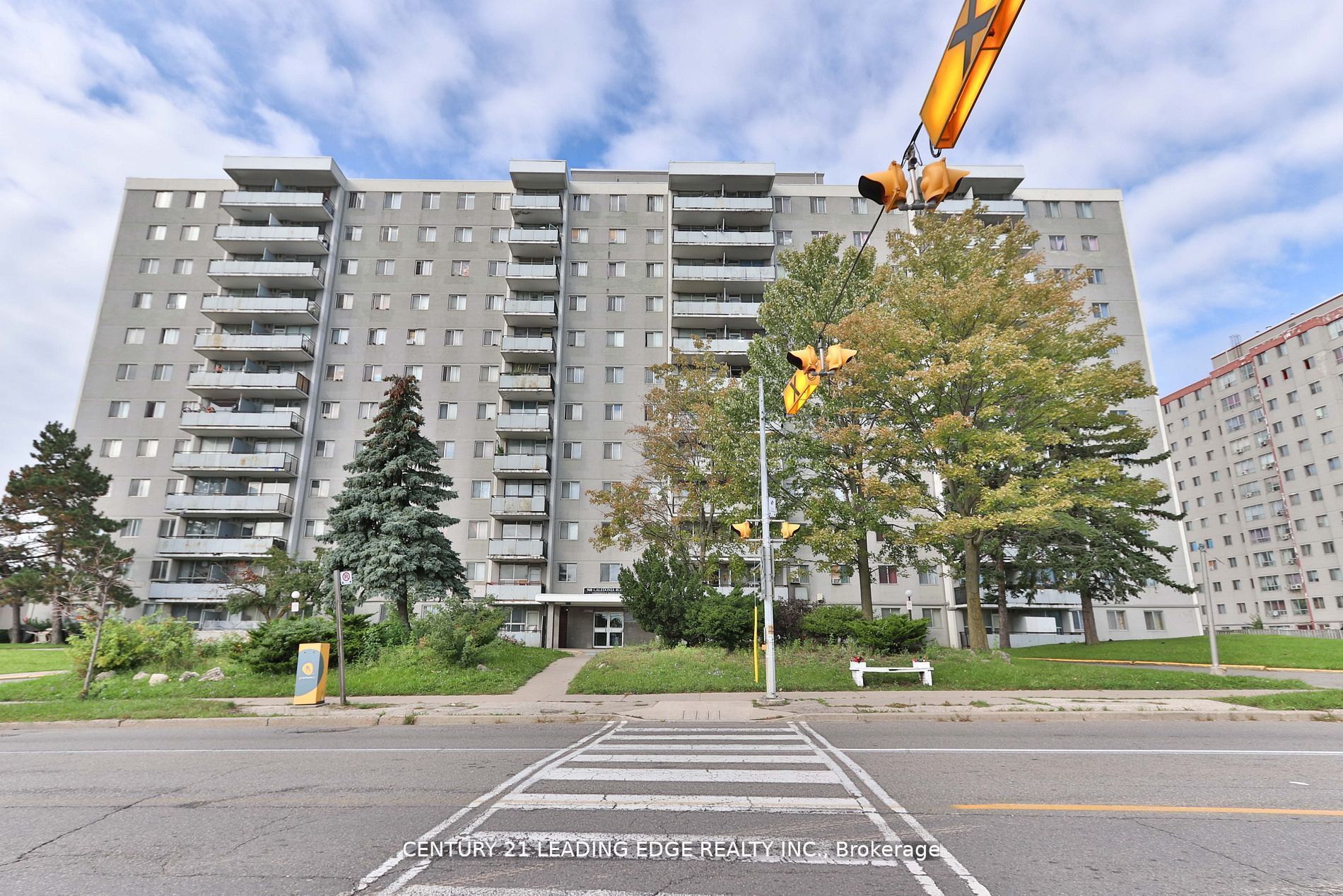 1003 940 Caledonia Rd, North York For Sale 395,000 Condos.ca