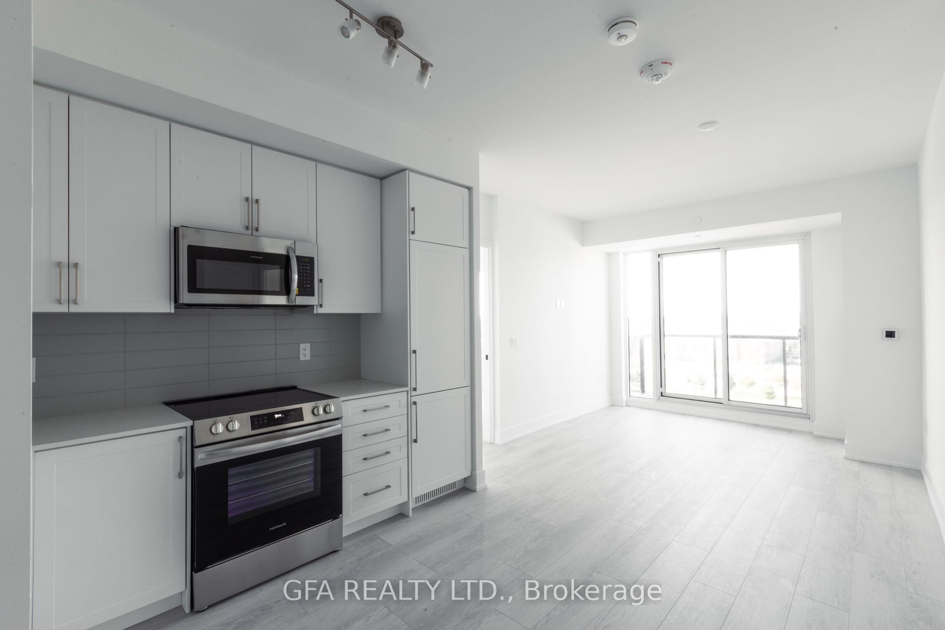 444 2450 Old Bronte Rd, Oakville For Rent 2,800 Condos.ca