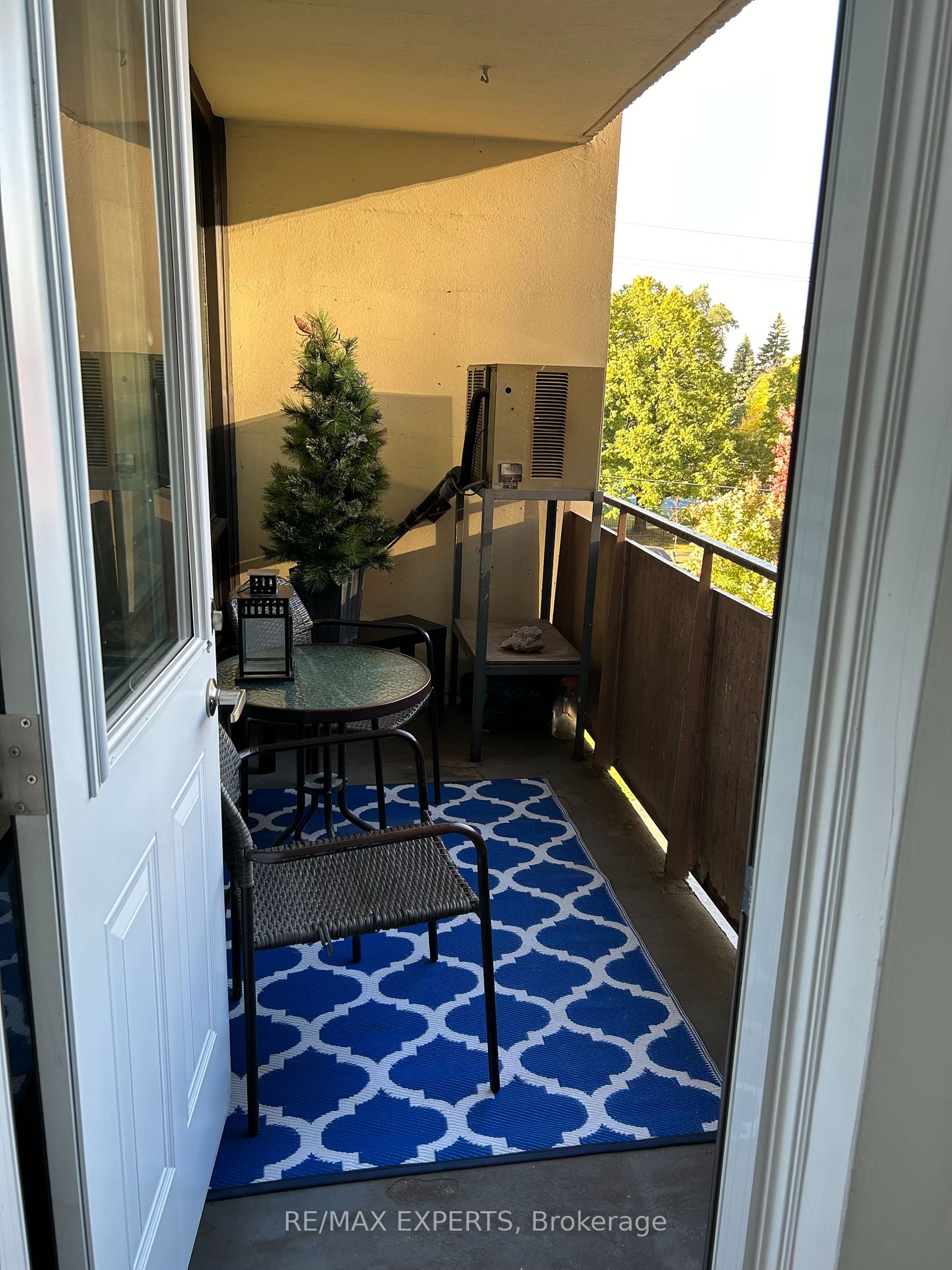 403 61 Richview Blvd N, Etobicoke For Sale 598,000 Condos.ca