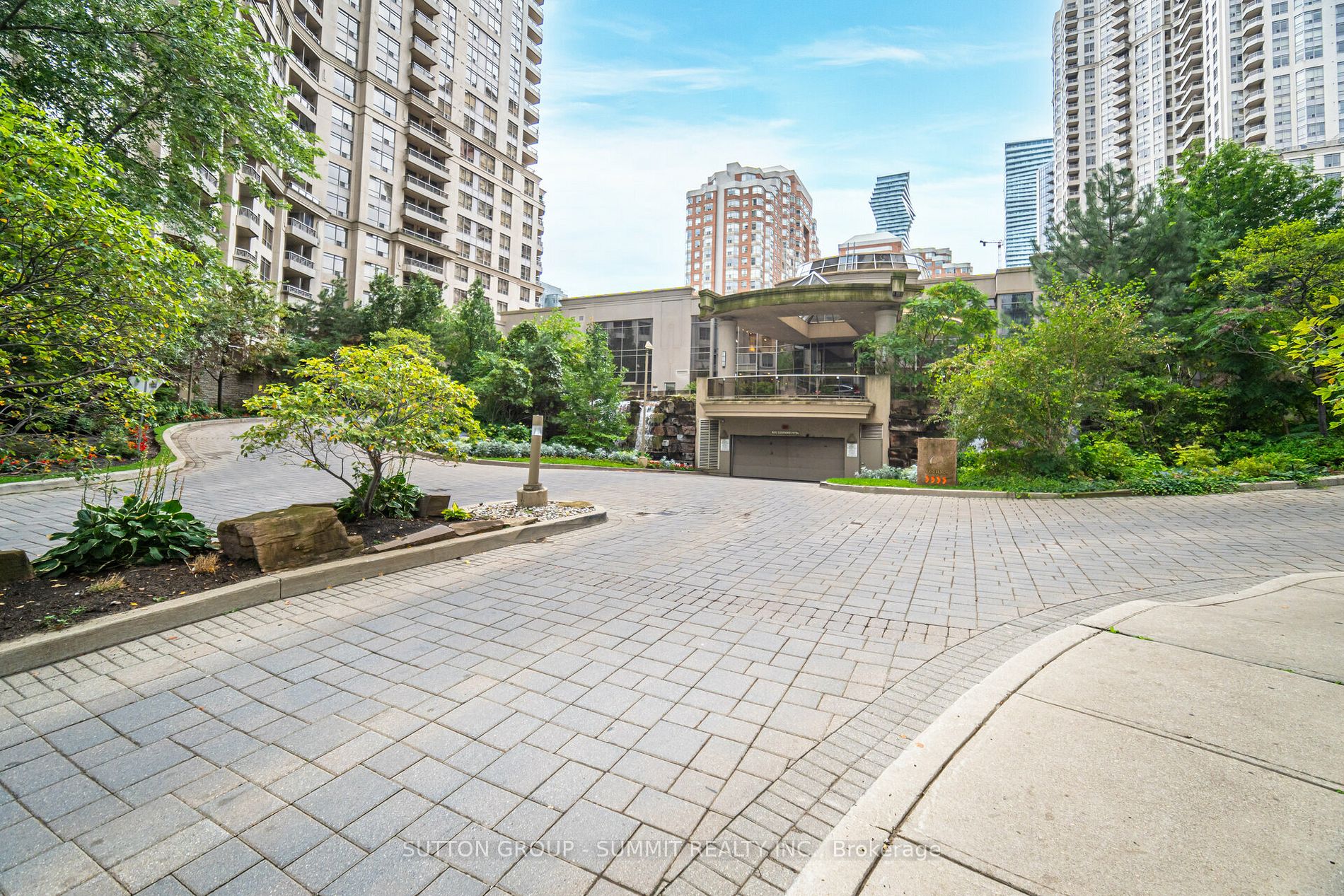 409 3880 Duke Of York Blvd, Mississauga For Sale 689,000 Condos.ca