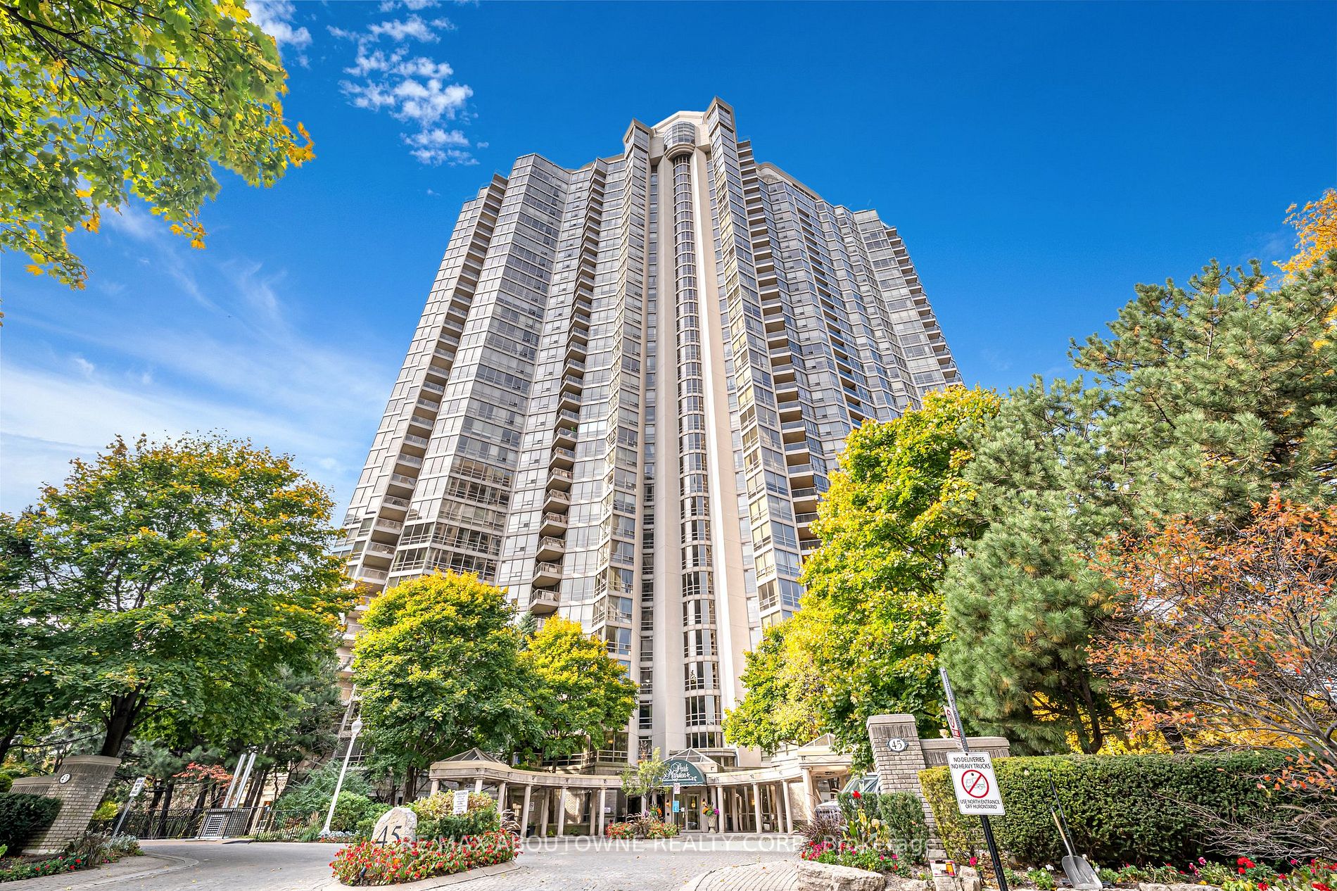 606 45 Kingsbridge Garden Circ, Mississauga For Rent 3,900