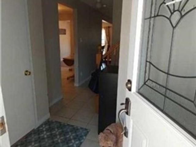 517A Rosemeadow Cres