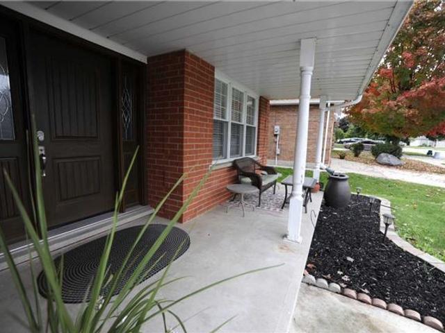 144 Burnett Ave