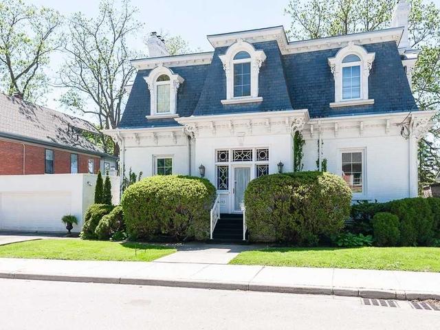 113 William St