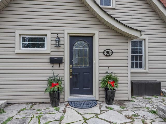 90 Norway Ave