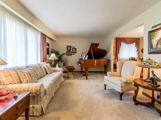 13 Colonel Butler Cres