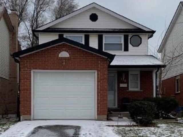 138 Steeles Cres