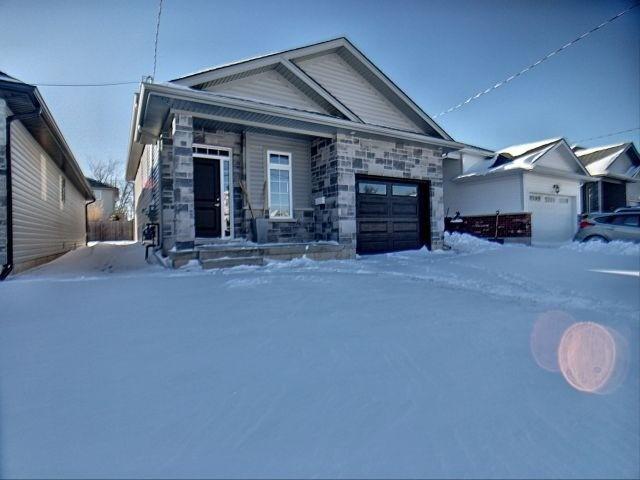 129 Scholfield Ave S