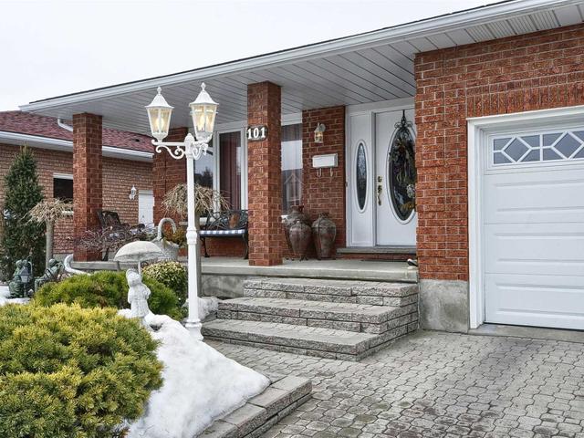 101 Southview Cres