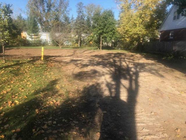 1975 Coronation Blvd