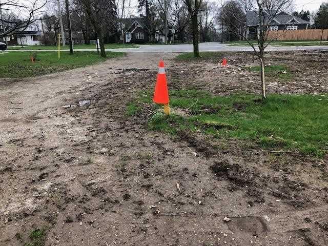 1975 Coronation Blvd