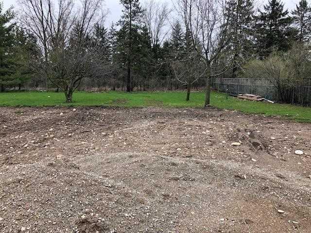 1975 Coronation Blvd