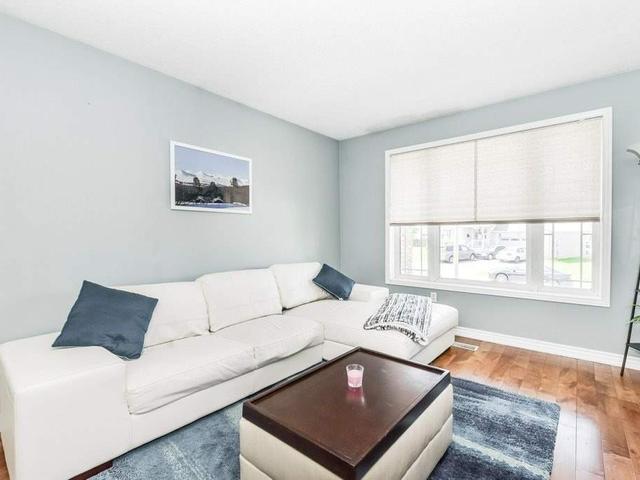 119 Stirling Macgregor Dr