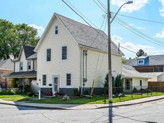 449 Macnab St N