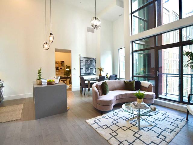 LPH09 - 112 King St E