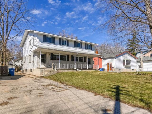 29-37 Fountain St W