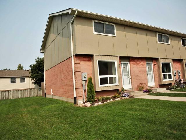 392 Springbank Ave N