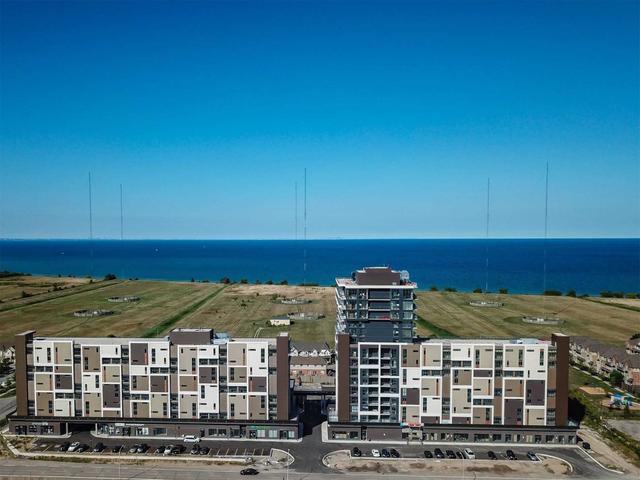 611 - 550 North Service Rd