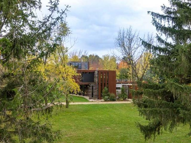 355854 The Blue Mountains-E Line