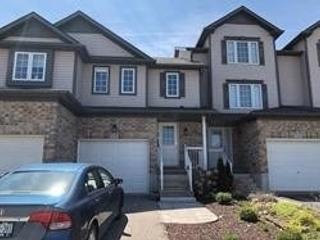 38 Rochefort St