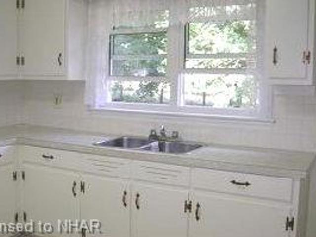 3 Coronation Cres