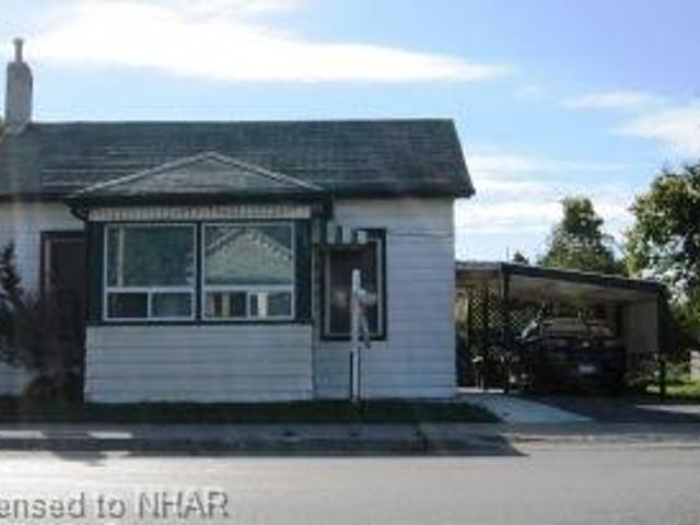 231 University Ave W