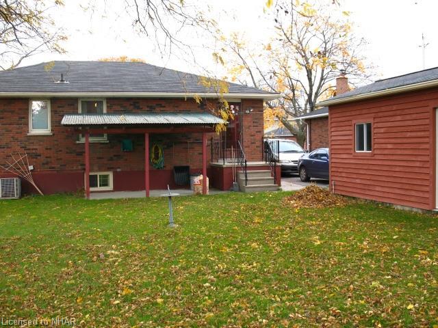 341 University Ave E