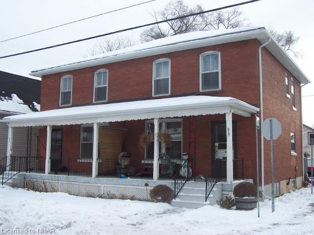 213/215 University Ave. West Ave W