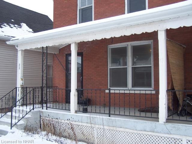 213/215 University Ave. West Ave W