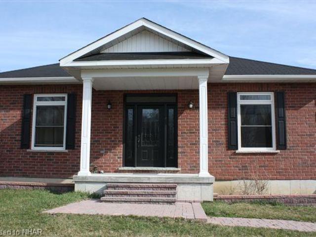 758 King St W