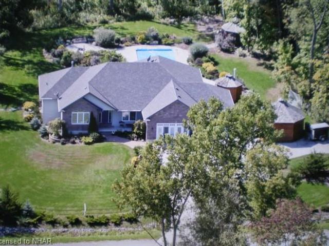 179 Whispering Woods Dr W