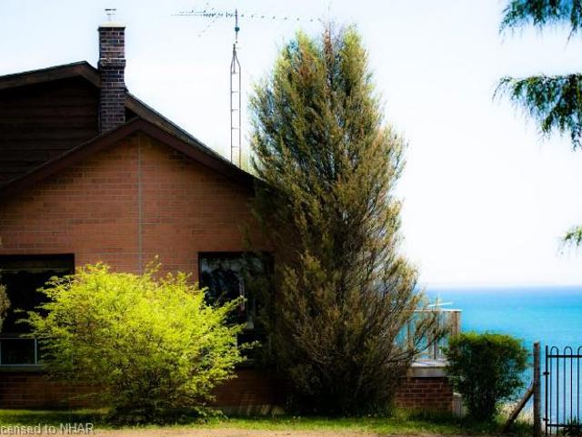 425 Victoria Beach Rd