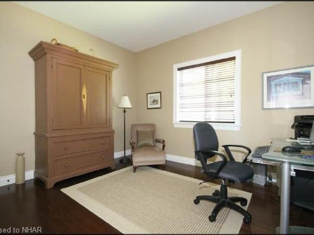 6 Fawn Hill Crt