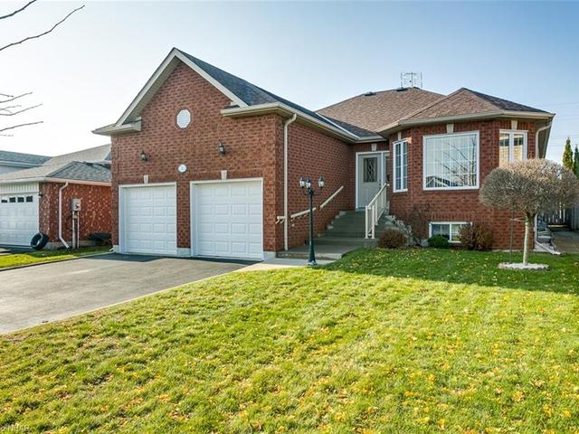 783 Munson Cres