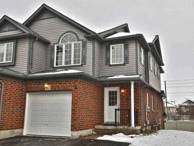 212 Featherstone Cres