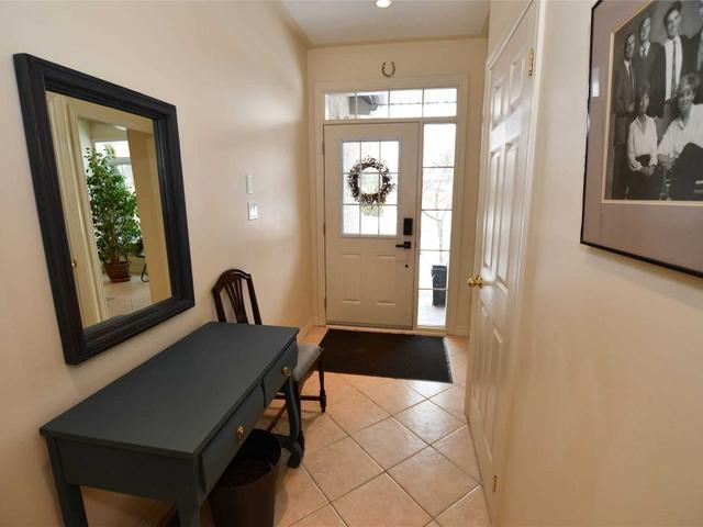 32J - 166 Lindsay St N