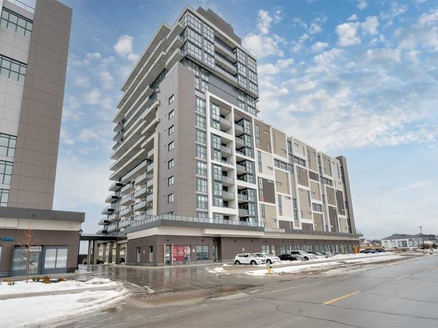 408 - 550 North Service Rd